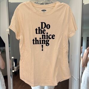 Old Navy Cream Short Sleeve graphic T-Shirt